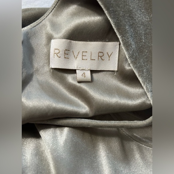 Revelry Vera Velvet Sage Green Bridesmaid Maxi Wrap Dress Women’s Size 4 - Picture 2 of 16